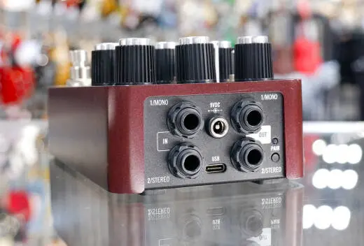 Universal Audio - UAFX Ruby '63 Top Boost Amplifier Pedal 2